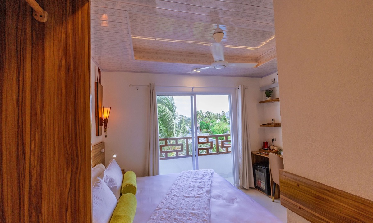 Thulusdhoo Island House | Batuta Maldives Fourson