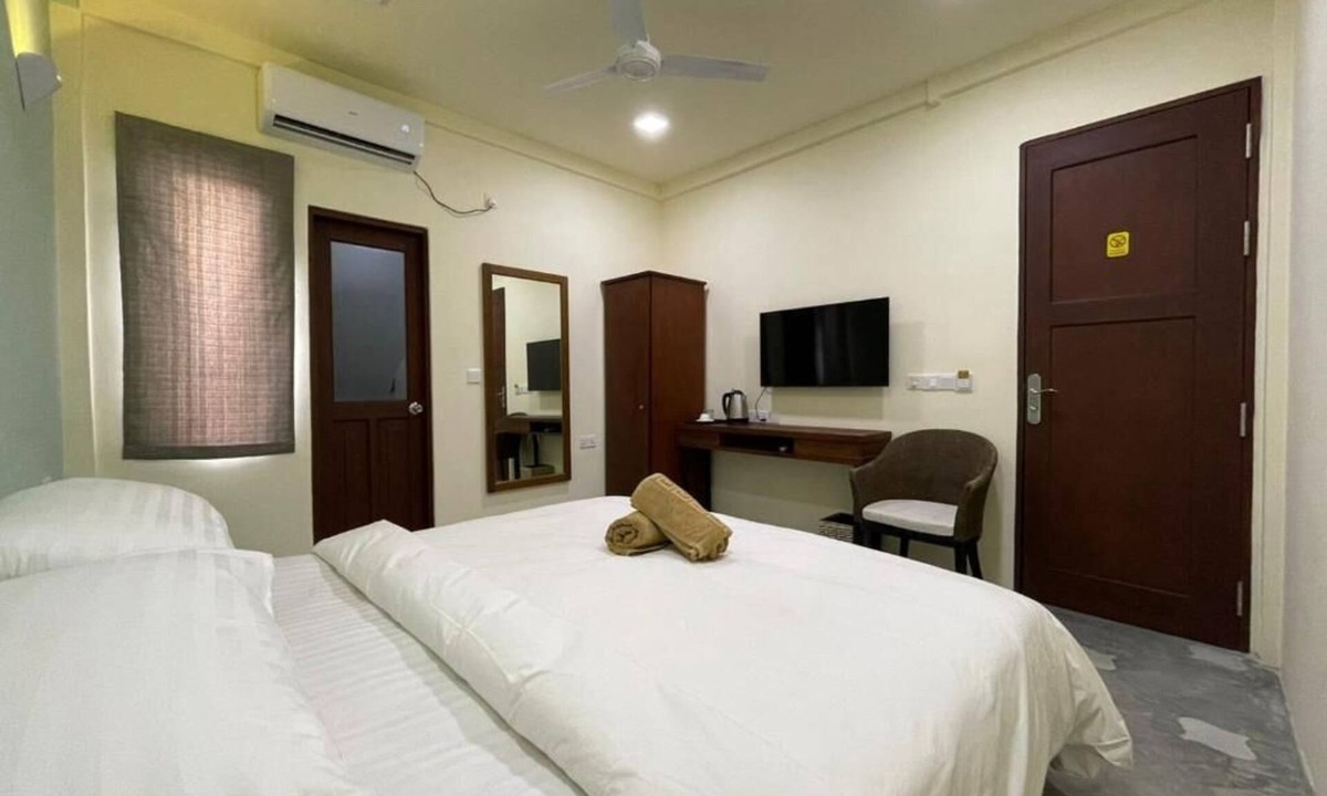 Huraa Hotel | Courtyard Maldives