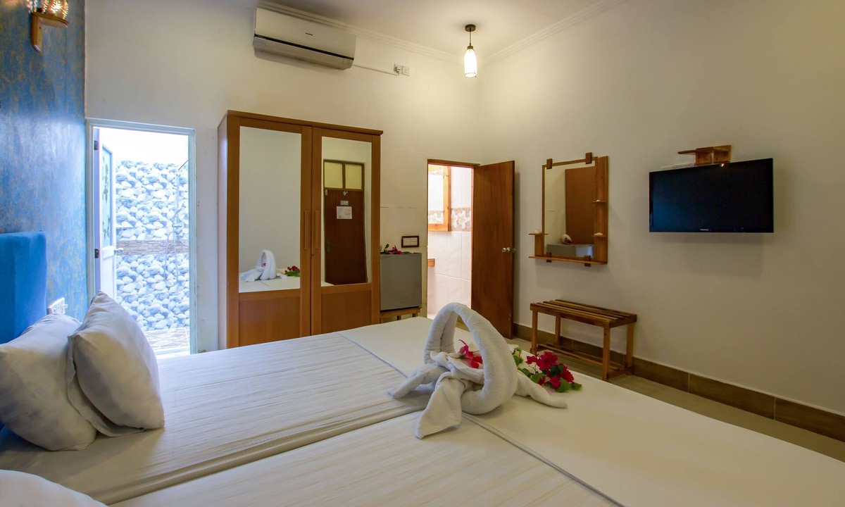 Thulusdhoo Island House | Dream Inn Sun Beach Hotel