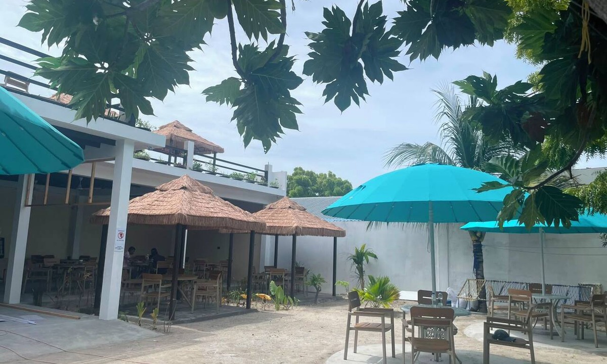 Dhidhoofinolhu Island House | FEEALI BUDDIES INN