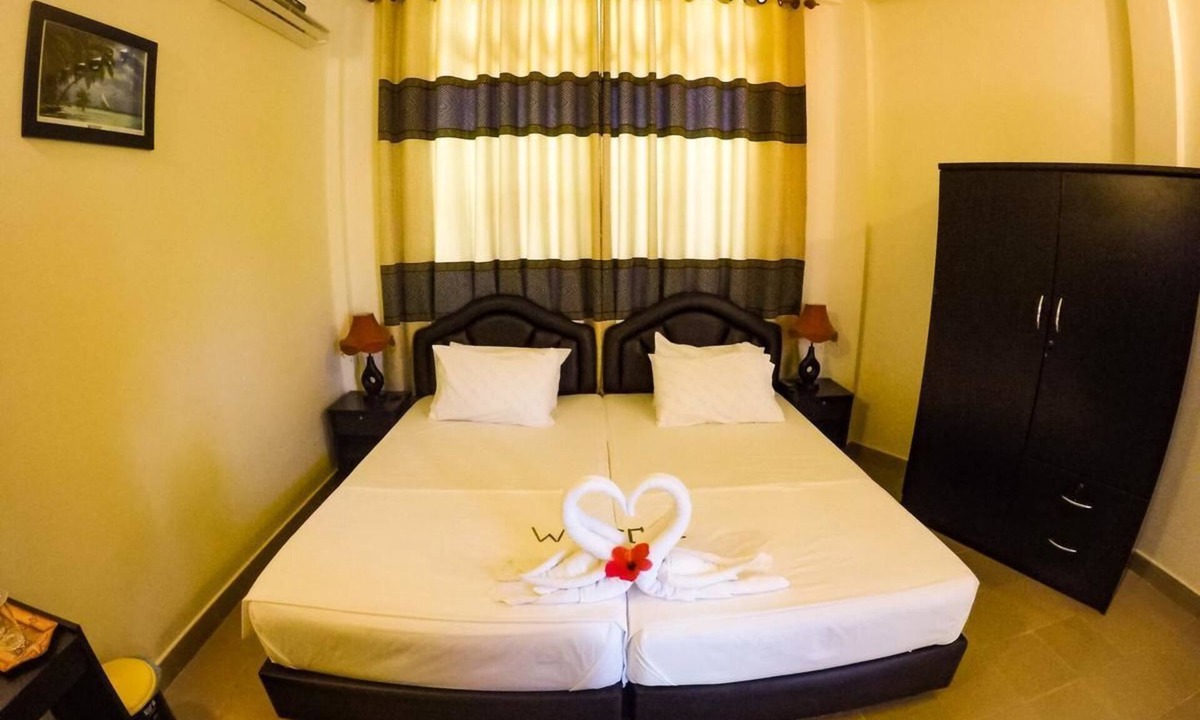 Dharavandhoo House | Hanifaru Transit Inn
