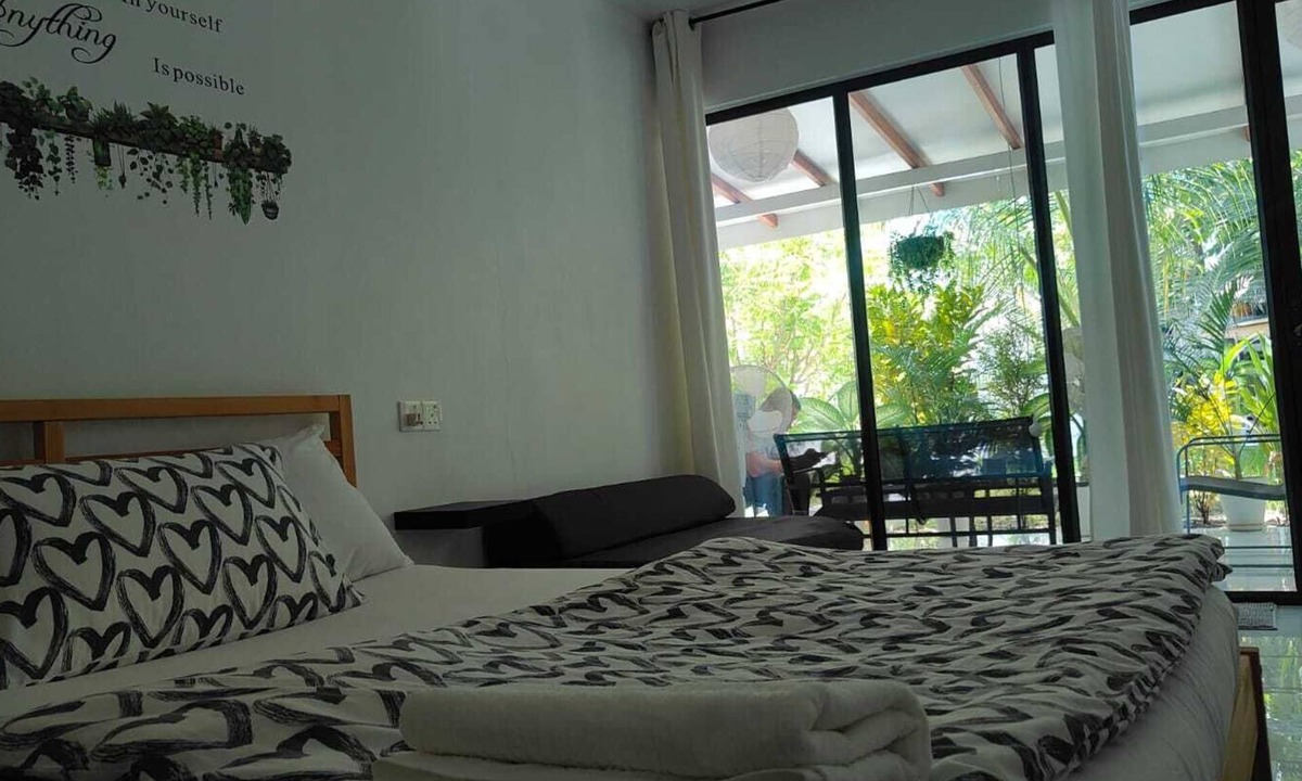 Kudahuvadhoo Hotel | Oceana Surf Maldives