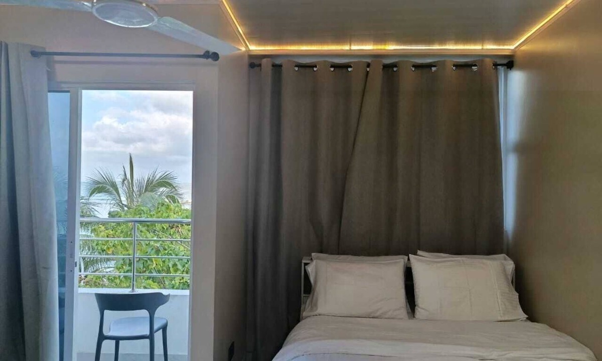 Hulhumale Bed & Breakfast | Portia beach grand