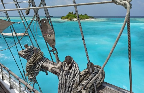 Hulhule Boat Rental | 3-masted sailboat in the Maldives for 12 people