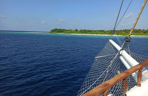 Hulhule Boat Rental | 3-masted sailboat in the Maldives for 12 people