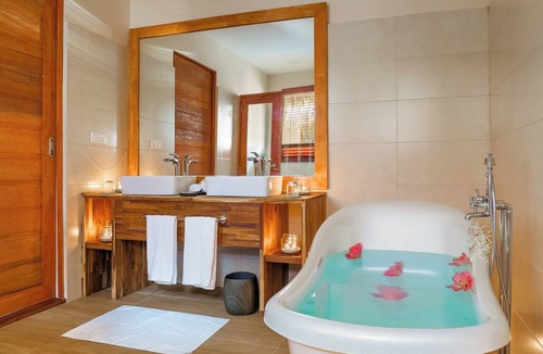 Kudafushi Hotel | Kudafushi Resort & Spa