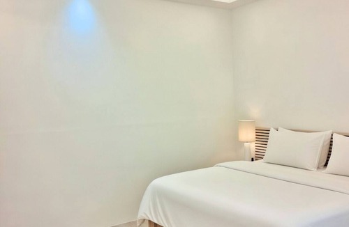 Manadhoo House | Sunny Day Inn Maldives