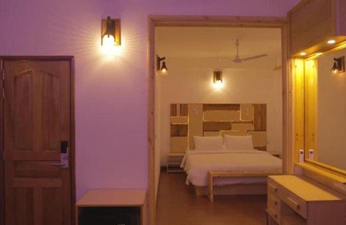 Lhaviyani Atoll Hotel | The Sultanate Courtyard Lh Hinnavaru