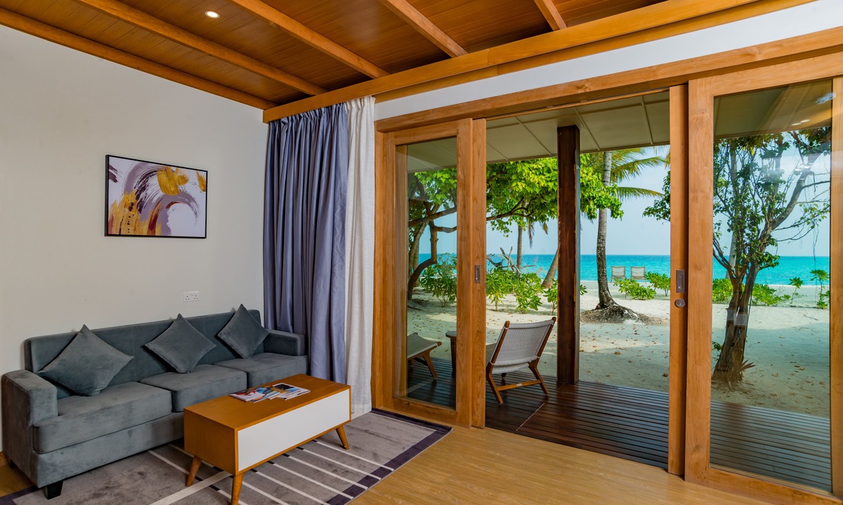 Mandhoo Hotel | Fiyavalhu Resort Maldives