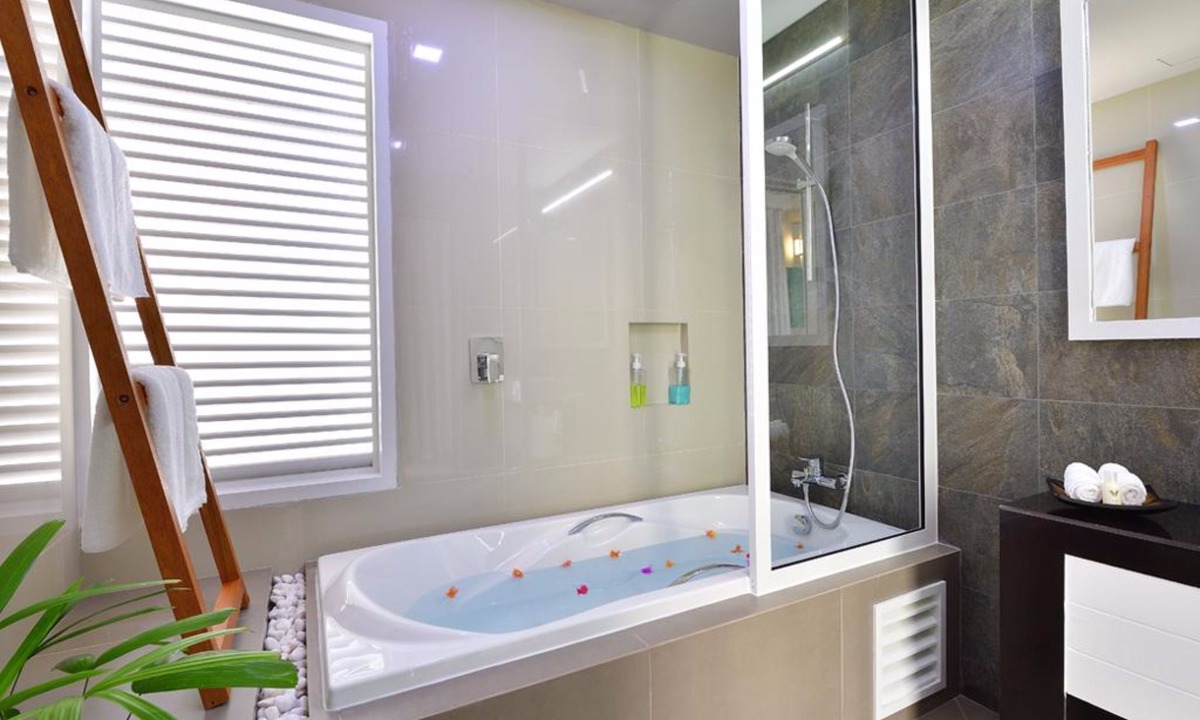 Maafushi House | Velana Beach Hotel Maldives