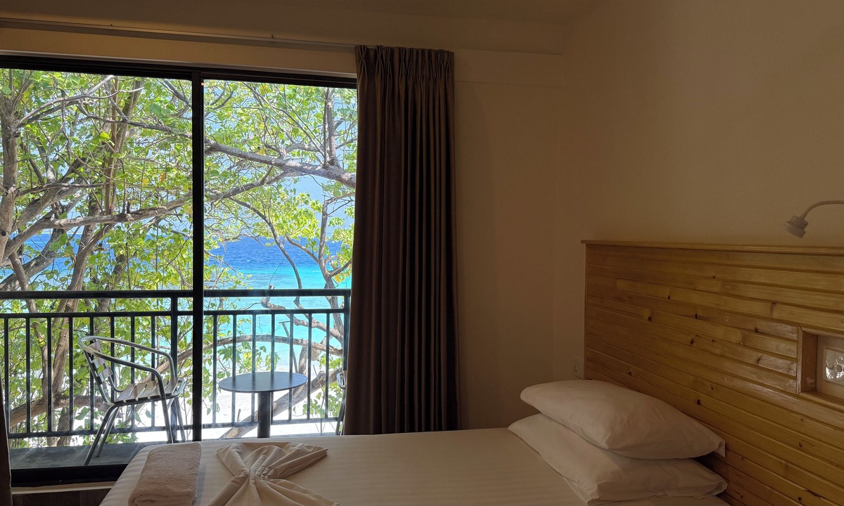 Bodufolhudhoo Hotel | Belmar Beach