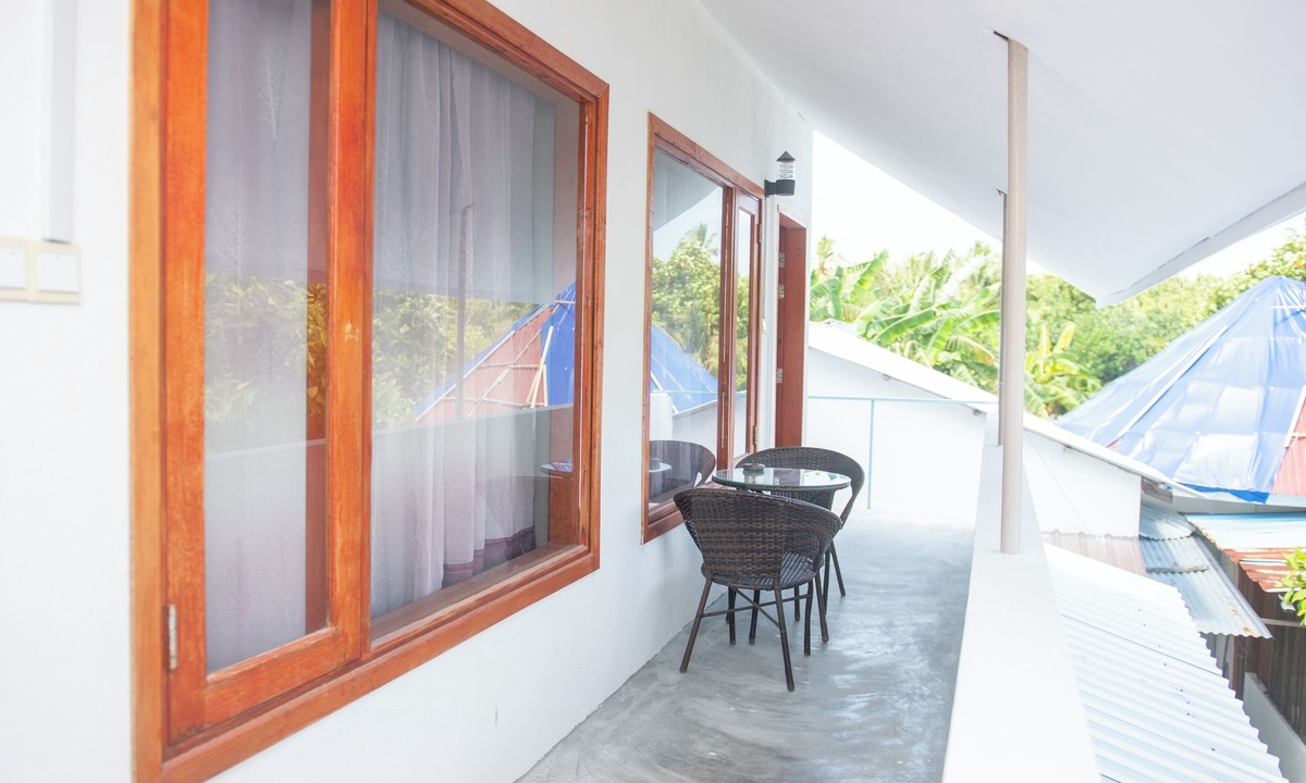 Vaadhoo House | Avanti Surf & Stay