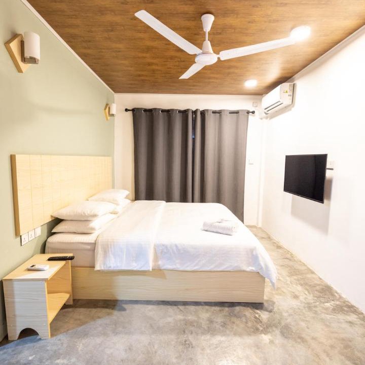 Thulusdhoo Island House | Bibee Surf