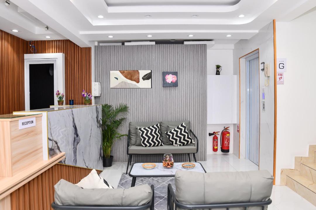 Male House | LemonRock Comfort
