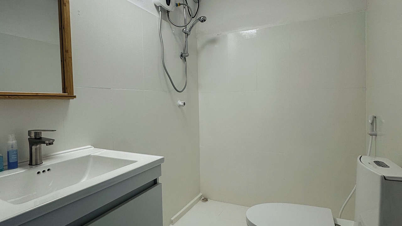 Photo of Bathroom in Thulusdhoo Island