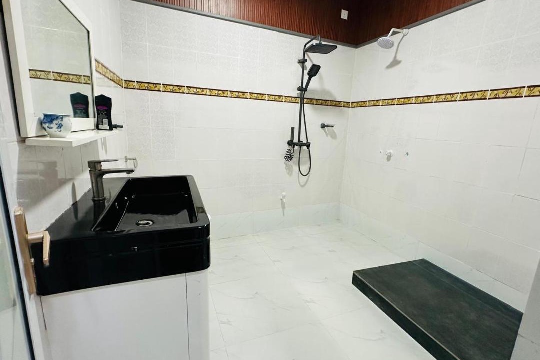 Photo of Bathroom in Fuvahmulah