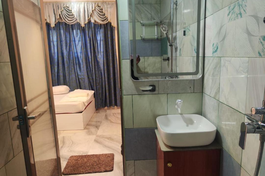 Photo of Bathroom in Fuvahmulah