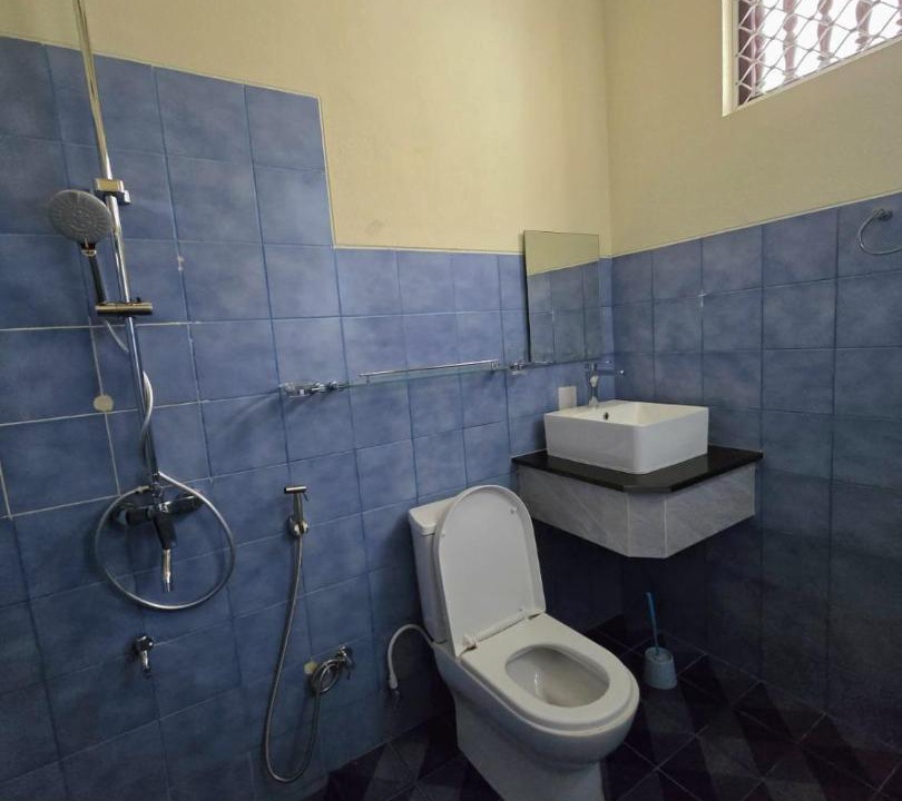Photo of Bathroom in Fuvahmulah
