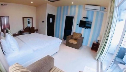 Deluxe Twin Room with Jet Tub