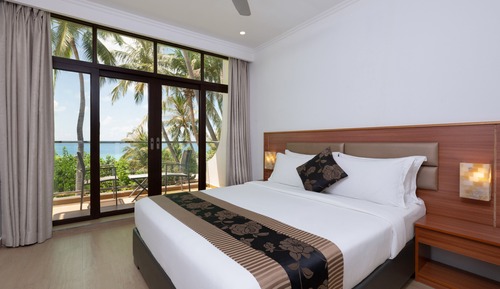 Deluxe Double Room with Balcony and Seaview