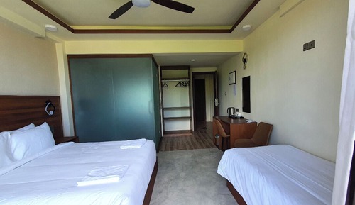 Deluxe Triple Room, Balcony, Sea View
