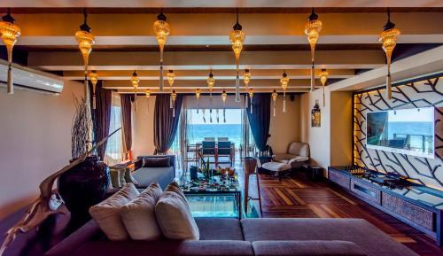 2 Bedroom Royal Ocean Suite with Private Pool & personalized Butler Service - Up to 2 children under 15 dine free with accompanying parents (subject to villa occupancy limits) and receive the same meal plan as the paying adults. Christmas and New Year's E