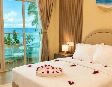 Queen Room with Sea View
