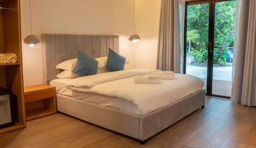 Deluxe Double Room with Balcony and Sea View