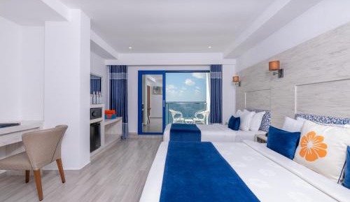 Deluxe Family Room Seaview with Balcony