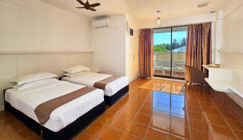 Deluxe Twin Room with Balcony