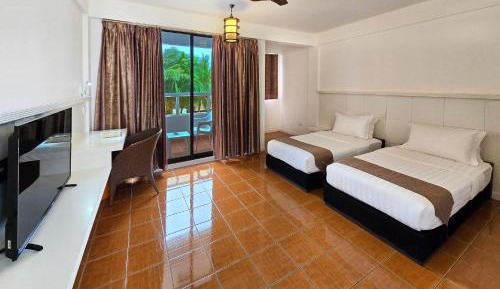 Deluxe Twin Room with Beach View