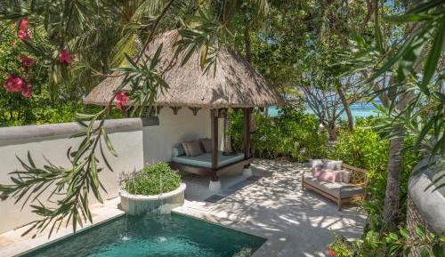 Deluxe Beach Pavilion with Pool King Bed - Room Rate inclusive of breakfast for 2 adults