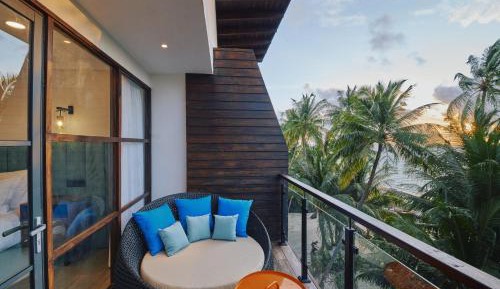 Deluxe Double Room with Balcony and Sea View