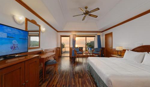Sunset Water Villa - 50% off domestic transfers for stays of 7+ nights (book from 23 Mar, stay until 30 Sep)