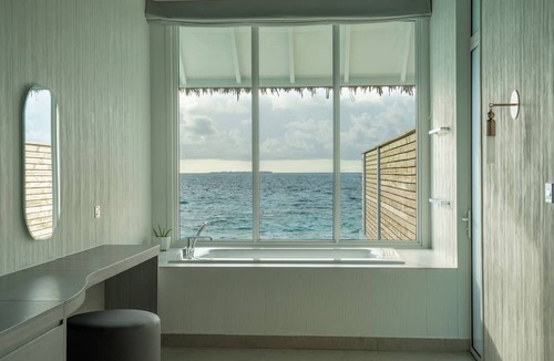 Vilu Reef Resort | Sun Siyam Vilu Reef – 24 Hours All-Inclusive Dine-Around with Free Transfers