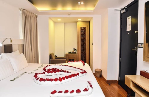 Male Hotel | Beehive Premier