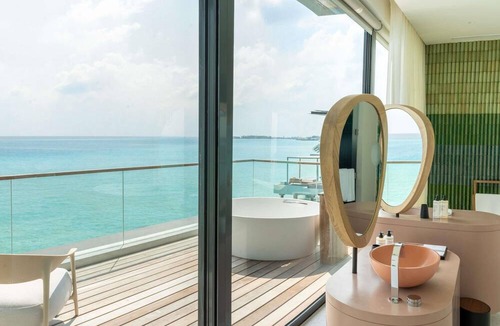 Emboodhoo Lagoon Hotel | SO/Maldives