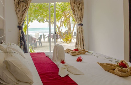 Dhiffushi Hotel | Crown Beach Villas