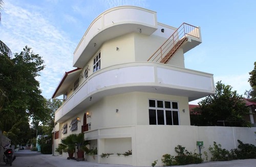 Dharavandhoo House | Hanifaru Transit Inn