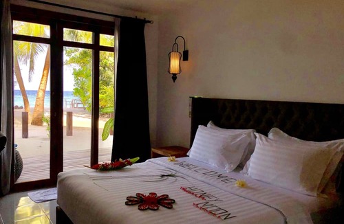 Dhigurah Hotel | Atollkey
