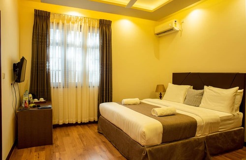 Fuvahmulah Hotel | Isle Royal Inn