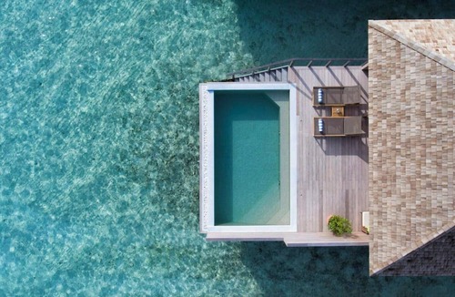 Huruvalhi Hotel | Hurawalhi Island Resort Maldives