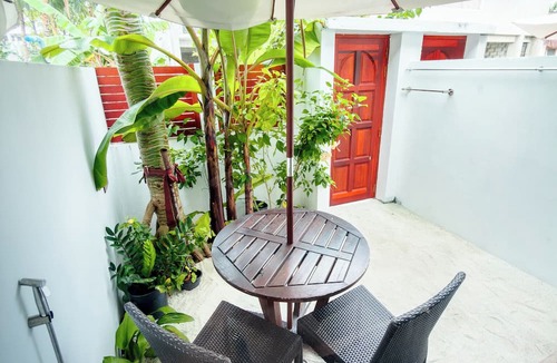 Dhigurah Bed & Breakfast | The Wave Dhigurah