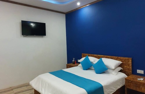 Raa Atoll Hotel | eMzaz Blue Lagoon