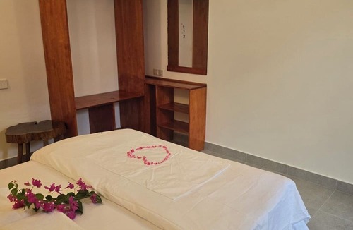 Thulusdhoo Island House | Sun & Surf