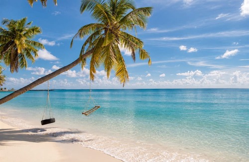 Gan House | Long Beach Laamu