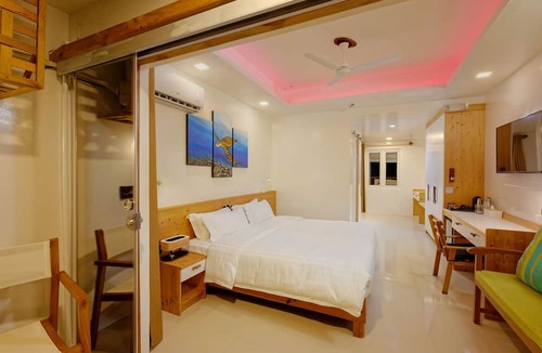 Fulidhoo House | Luau Beach Inn