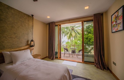 Dharavandhoo Hotel | Kiha Beach