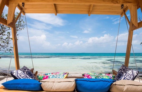 Dhiffushi House | Beachfront Villa - 40 Minutes Speedboat from Male/Airport