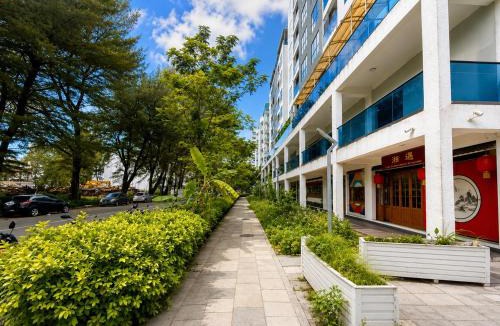 Hulhumale Apartment | Luxury 3BR - Airport Pickup - Rooftop SeaView Pool Gym Terrace Near Airport